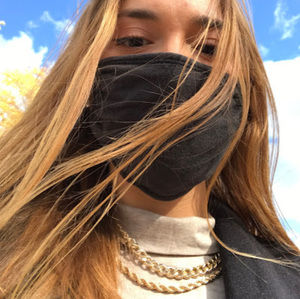 Meet your Posher, Adriana